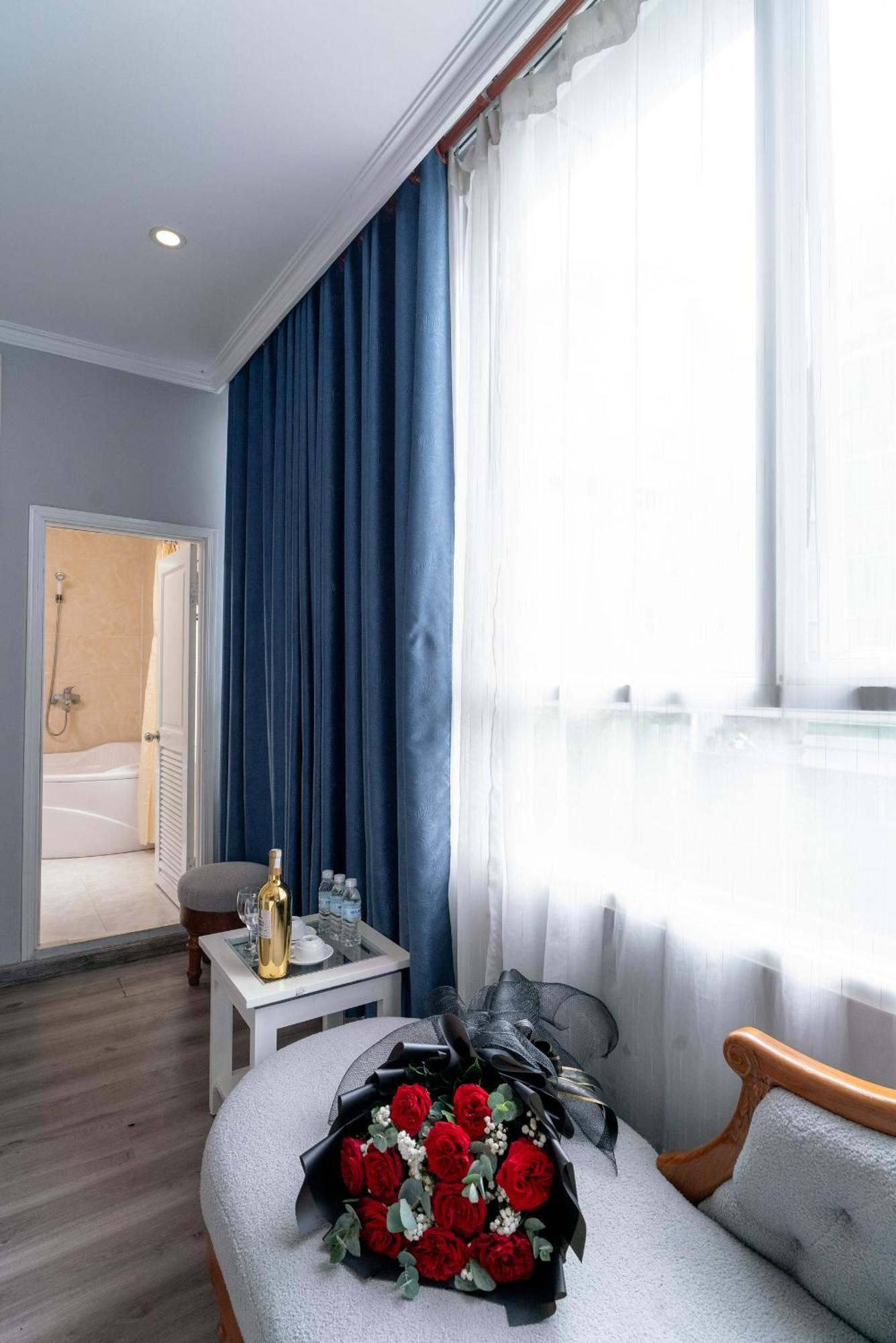 Ruby Saigon Hotel - Le Thanh Ton Ho Chi Minh City Exterior photo